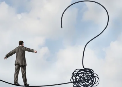 Equilíbrio e gestão de risco em estratégias de opções cripto