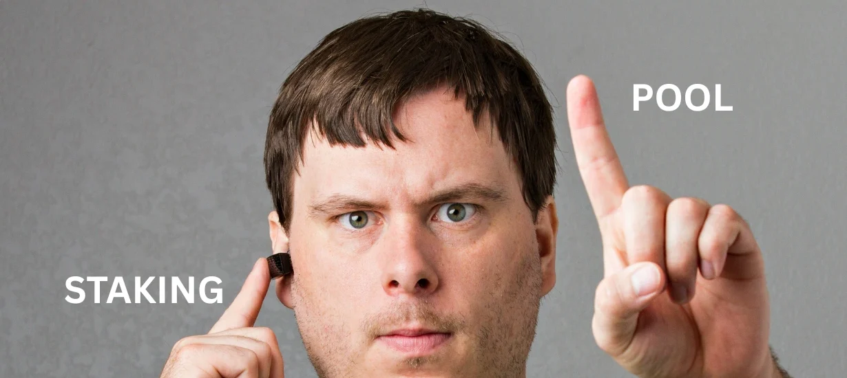 Comparação pool vs staking — escolha da melhor renda passiva em DeFi