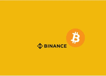 Imagem minimalista em fundo amarelo com o logotipo da Binance ao centro e o símbolo do Bitcoin à direita, representando a operação de opções de Bitcoin na Binance como infraestrutura inicial para derivativos cripto.
