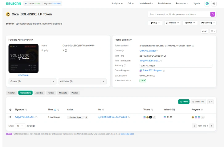 Um print de tela do site Solscan (explorador de blocos da Solana). O título principal diz "Orca (SOL-USDC) LP Token". No centro, há dois cards. O card da esquerda exibe o mesmo NFT de Posição de Liquidez da imagem anterior, com o botão "Preview". O card da direita, "Profile Summary", lista os dados: "Token address: 3HgRuYrv1GPJtFoorGLREFG4AXGArgGVP DD6syTuci rh", "Owner: ChM7Yq...aabddr",
